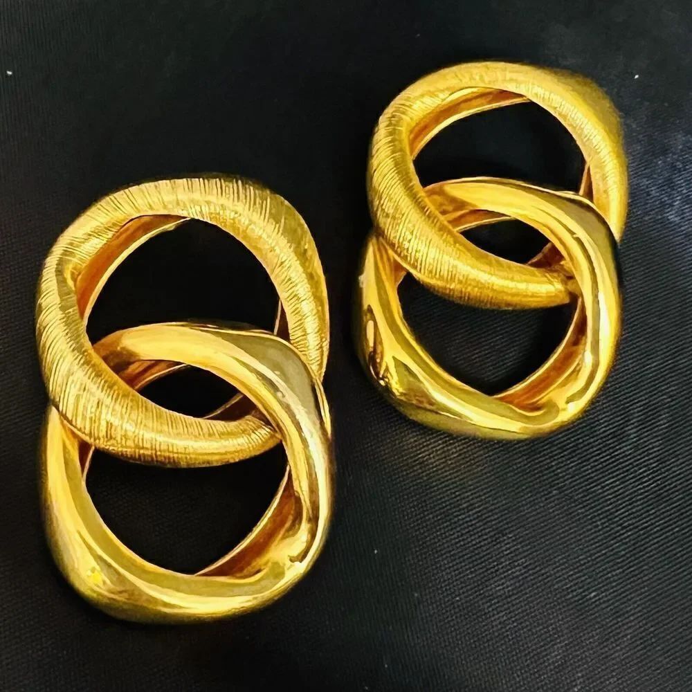 Vintage Large Modernist Geometric Earrings Interlocking Gold Tone Pierced 1460